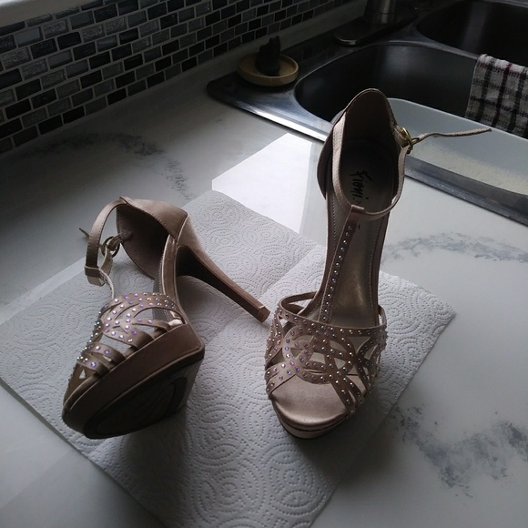 Fioni Nights Shoes - Picture 1 of 1